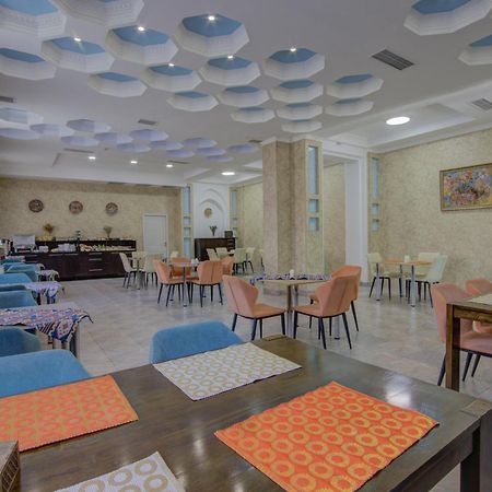Shah Palace Hotel Bishkek Luaran gambar