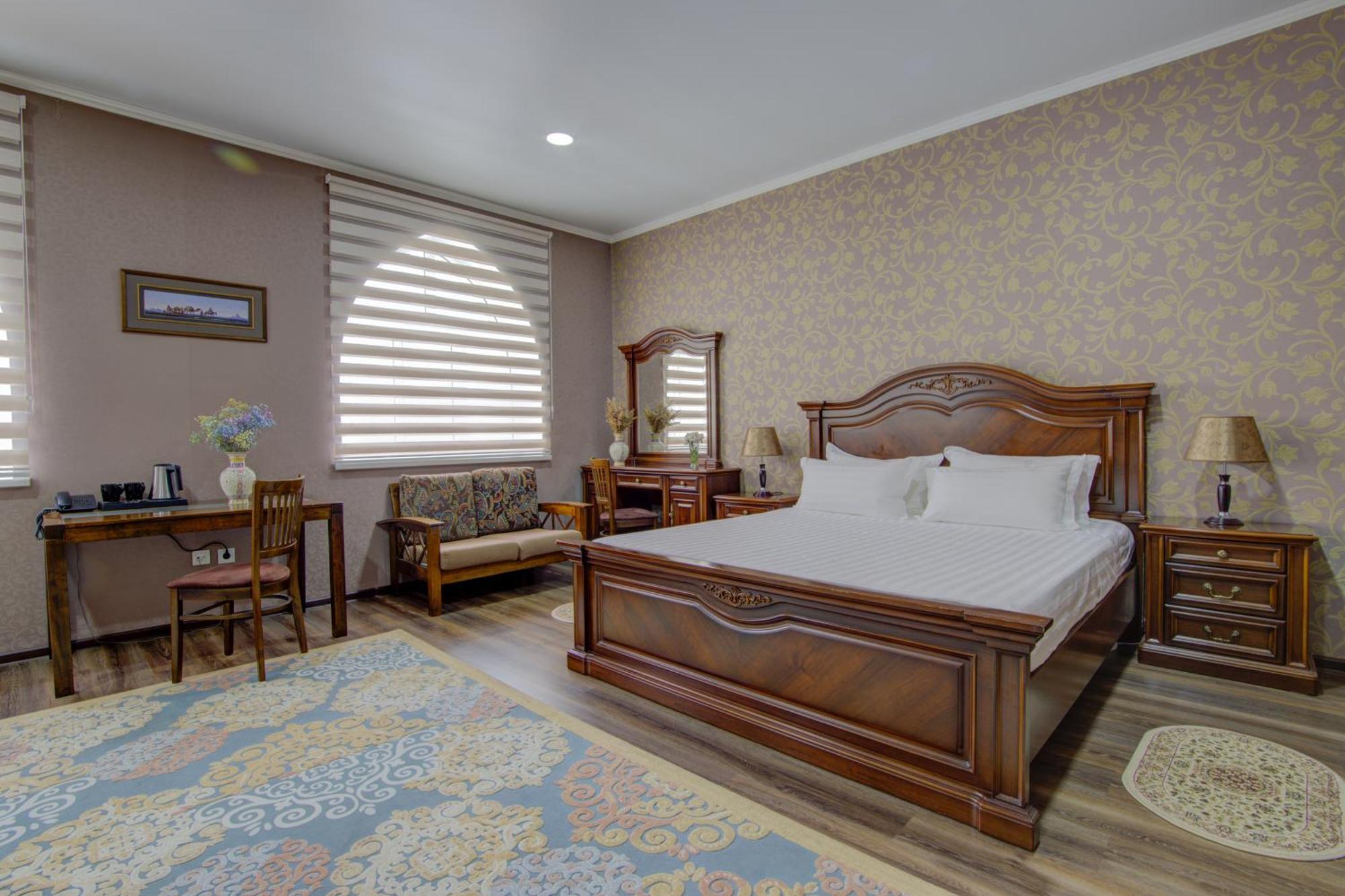 Shah Palace Hotel Bishkek Luaran gambar