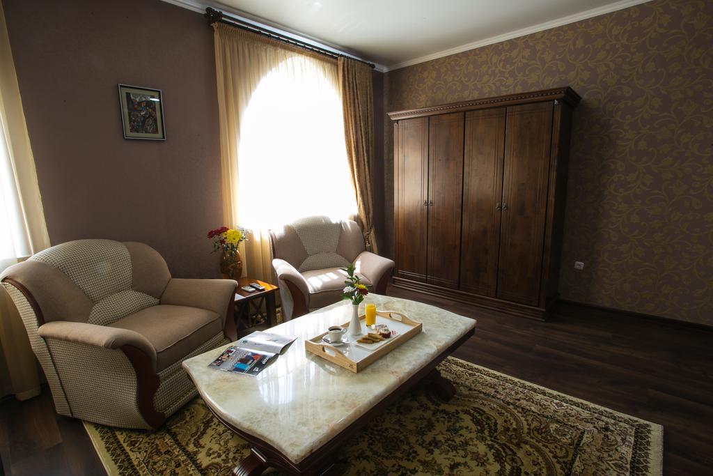 Shah Palace Hotel Bishkek Bilik gambar